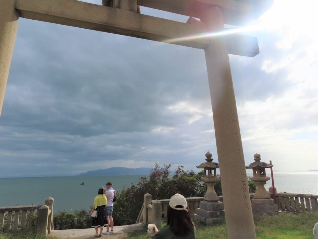 伊和都比売神社の鳥居と太陽