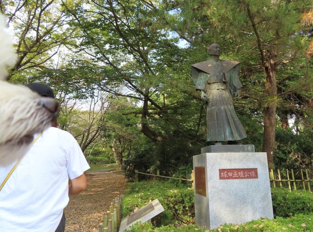 堀田正睦公の像