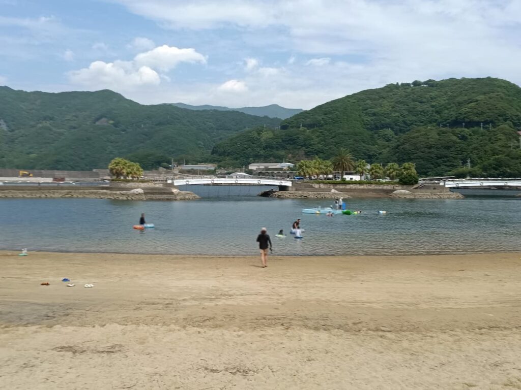 錦向井ヶ浜トロピカルガーデンのビーチ