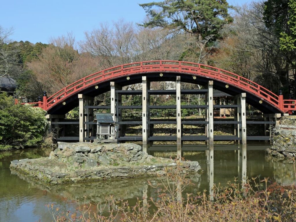 輪橋と鏡池